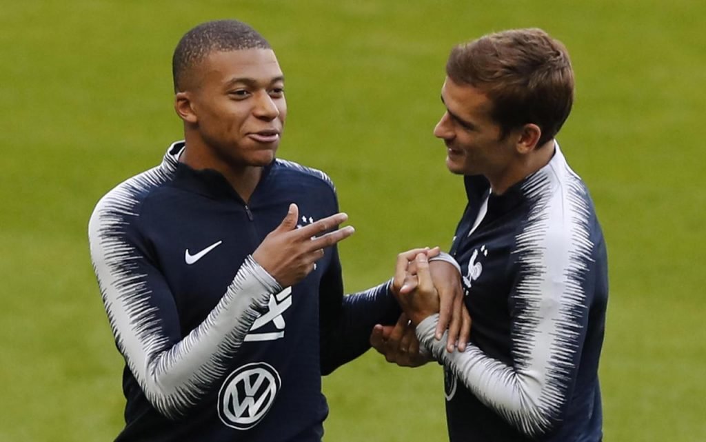 Griezmann compra Mbappé a Football Manager - storia
