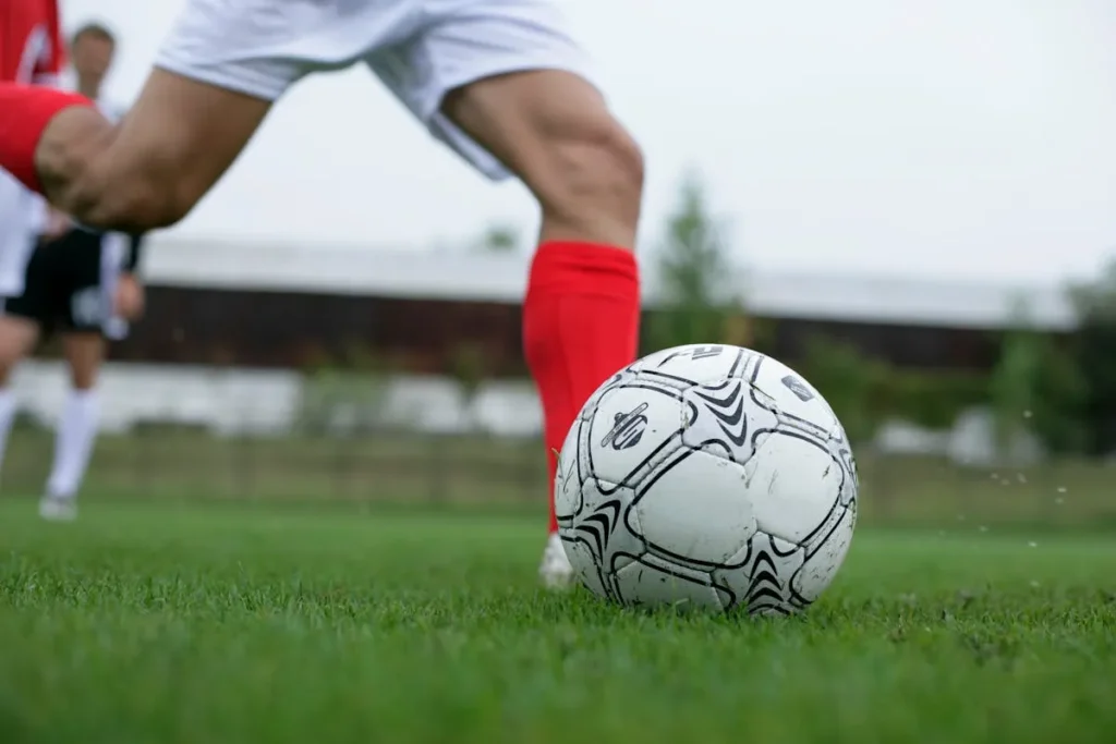 Scopri le migliori tattiche Football Manager 2026: moduli FM26, strategie vincenti, consigli pratici e guida completa per vincere subito.